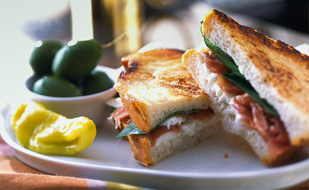 Cream cheese and bacon toasted sandwiches