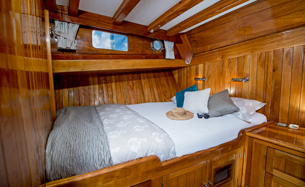 Luxury gulet yacht cabin charter
